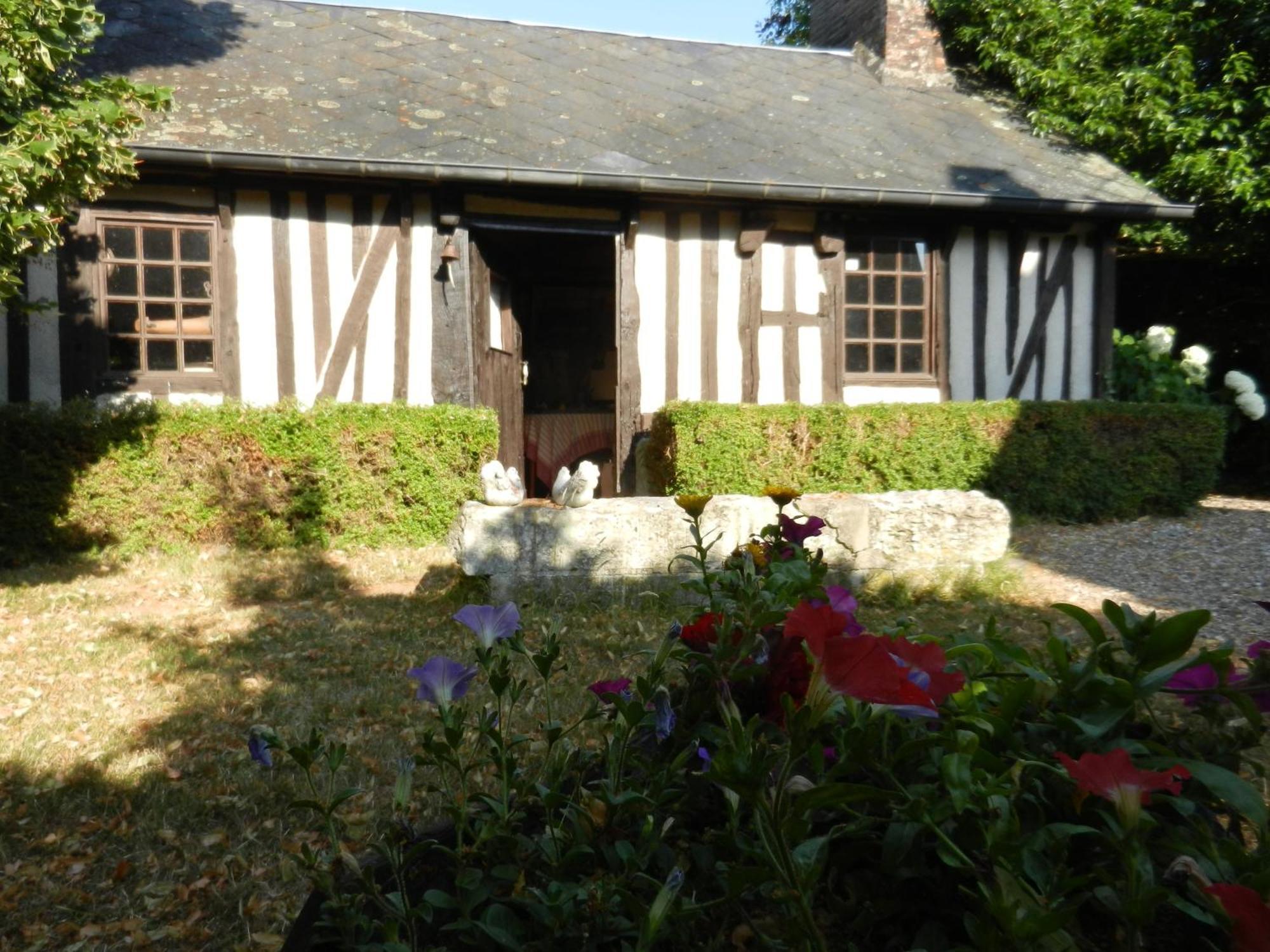 Le Gite Des Trois Vaches Brionne Exterior photo