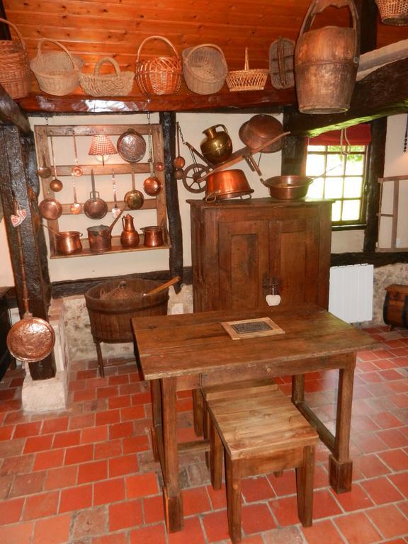 Le Gite Des Trois Vaches Brionne Room photo